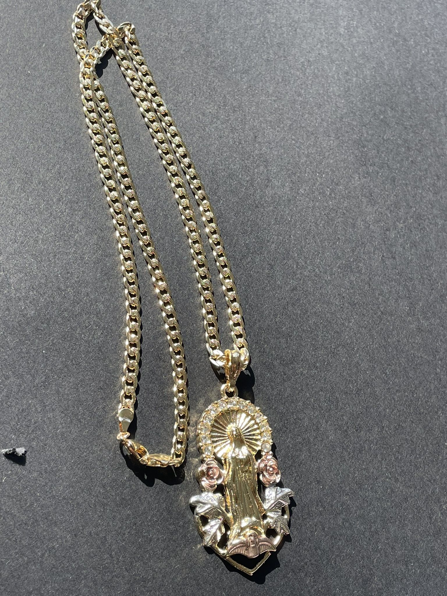 Curb Cuban link DIAMOND CUT 14kGOLD PLATED4.7mm Necklace24”length with A Tri color Virgin Mary charm