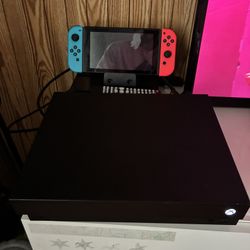  Xbox One X 