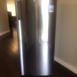 NEW OPEN BOX LG FOUR DOOR FULL SIZE REFRIGERATOR for Sale in San Diego, CA  - OfferUp