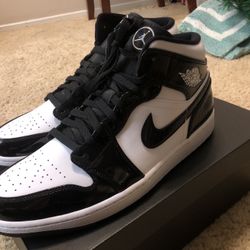 Jordan 1 Mid Carbon