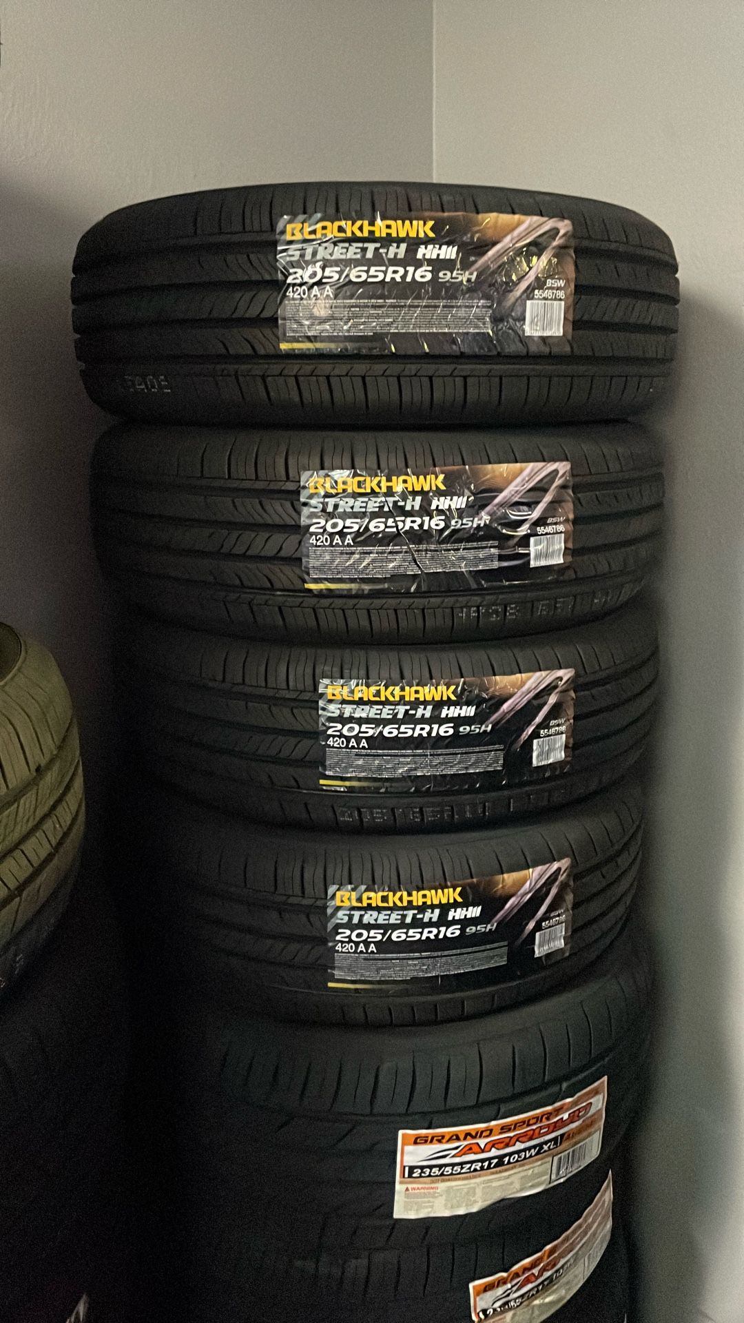 205-65R16 Marca Blackhawk Nuevas Y Garantizadas 