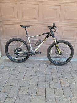 MARIN TRAIL 6 MOUNTAIN BIKE 27.5 INCH SETUP TUBELESS 1 X 11 SPEED DROPPER POST SEAT AIR FORK