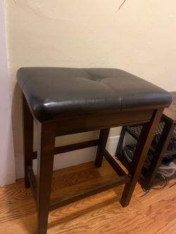 Barstool with padding