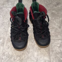 Black Gucci foams Sz12