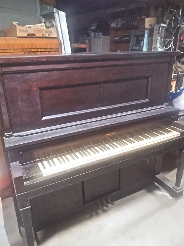 Antique Piano