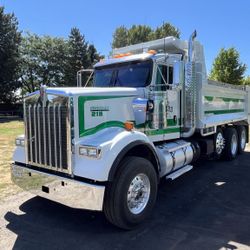 2017 Kenworth W900 Dump Truck 