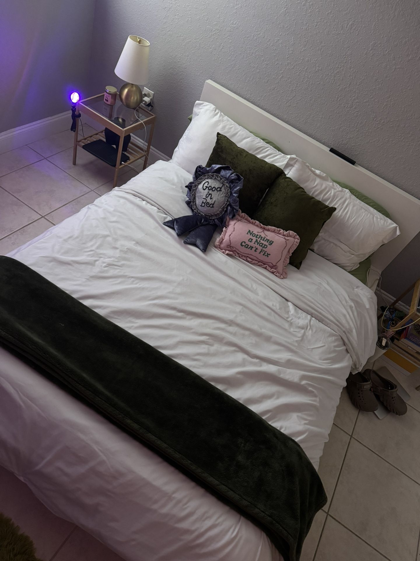 FULL Bed Frame/Mattress
