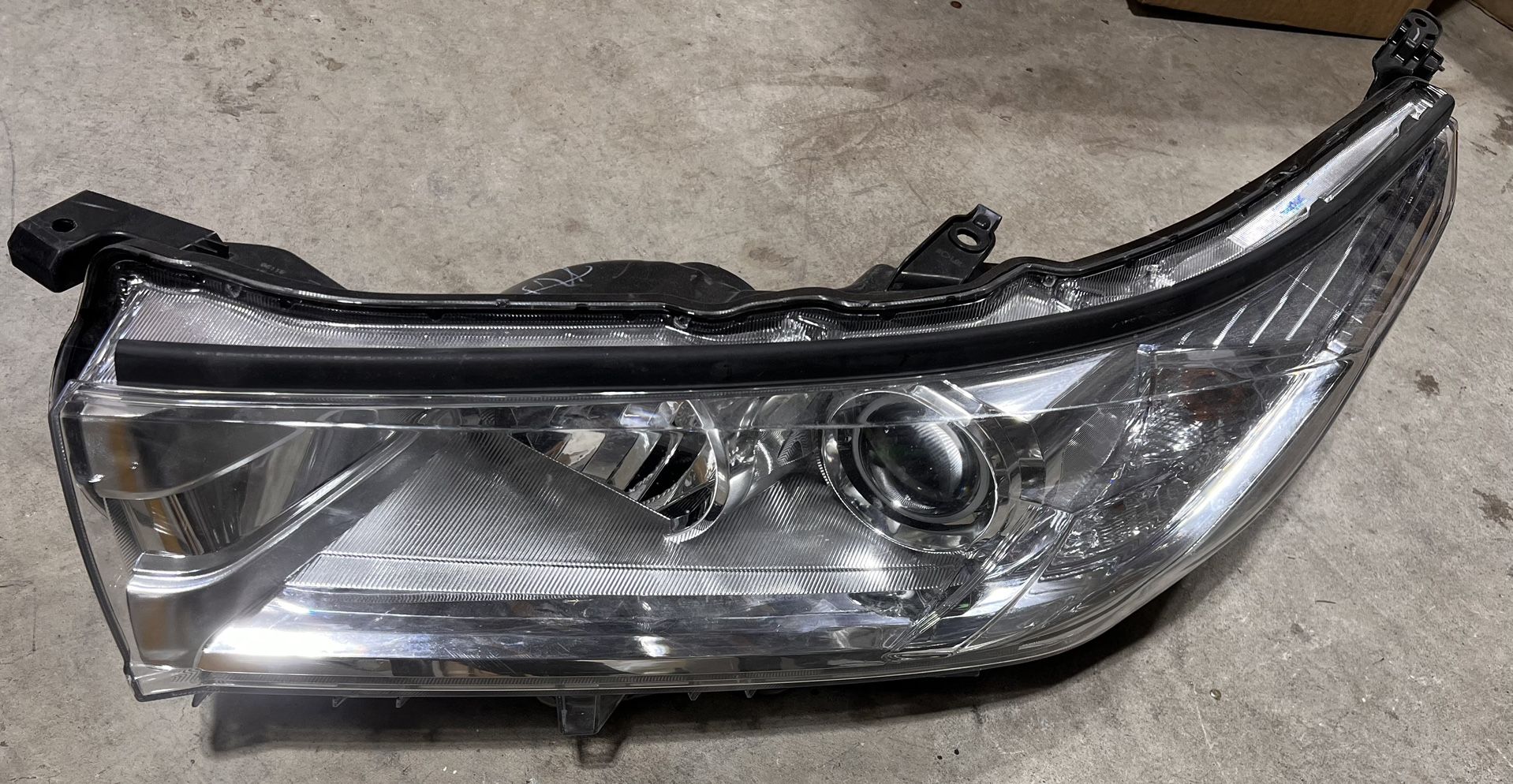 2017 2018 2019 Toyota Highlander Driver Left LH Side Headlight OEM 