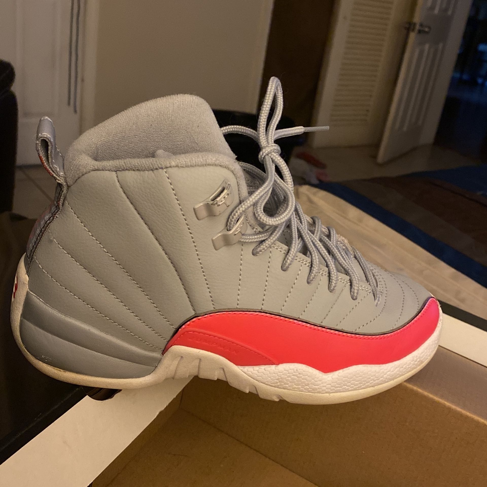 Air Jordan 12 Retro Size 6Y Wolf grey Racer Pink