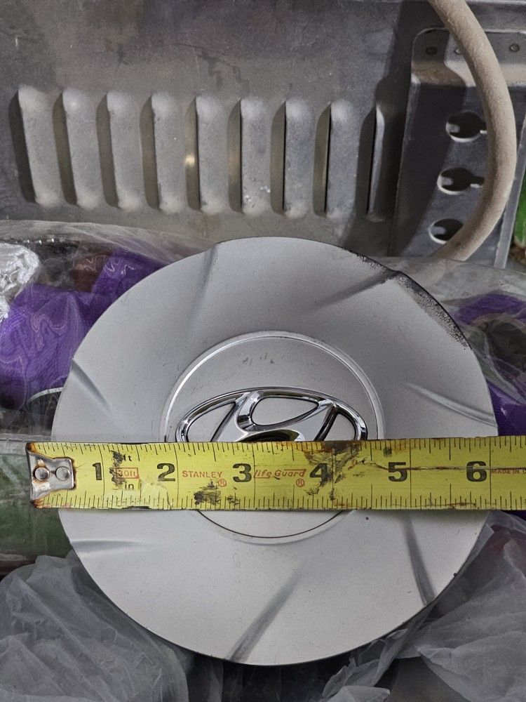 Hunday Elantra hub cups 10 each
10 cda una 40 for all or make an offer