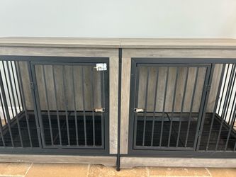 Double dog crate holds 2 dogs