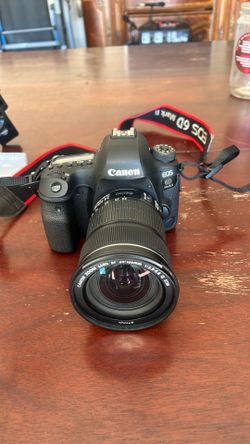 Canon EOS D6 MarkII touch screen camera with accessories