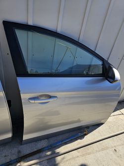 2019 Hyundai Elentra Passanger Door And Rear Door