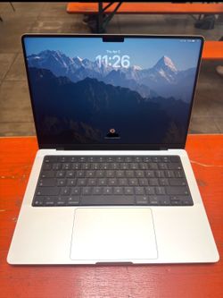 M1 Max Macbook Pro 14” Silver | 32GB Ram | 1TB Storage | Newly Refurbished in Mint