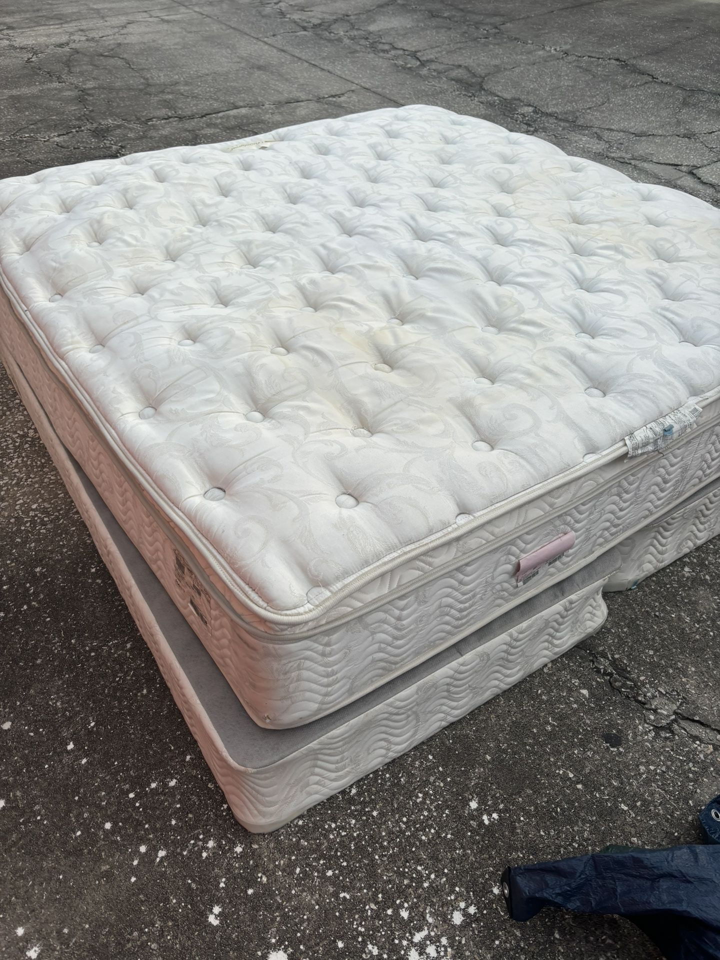 King Matttress & Box Spring