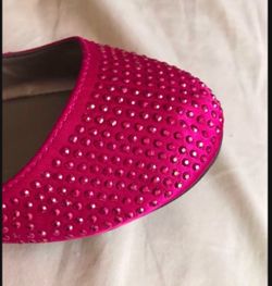 Like NEW Sz 7.5 Fushia Sequins  SALE $8. 🎈