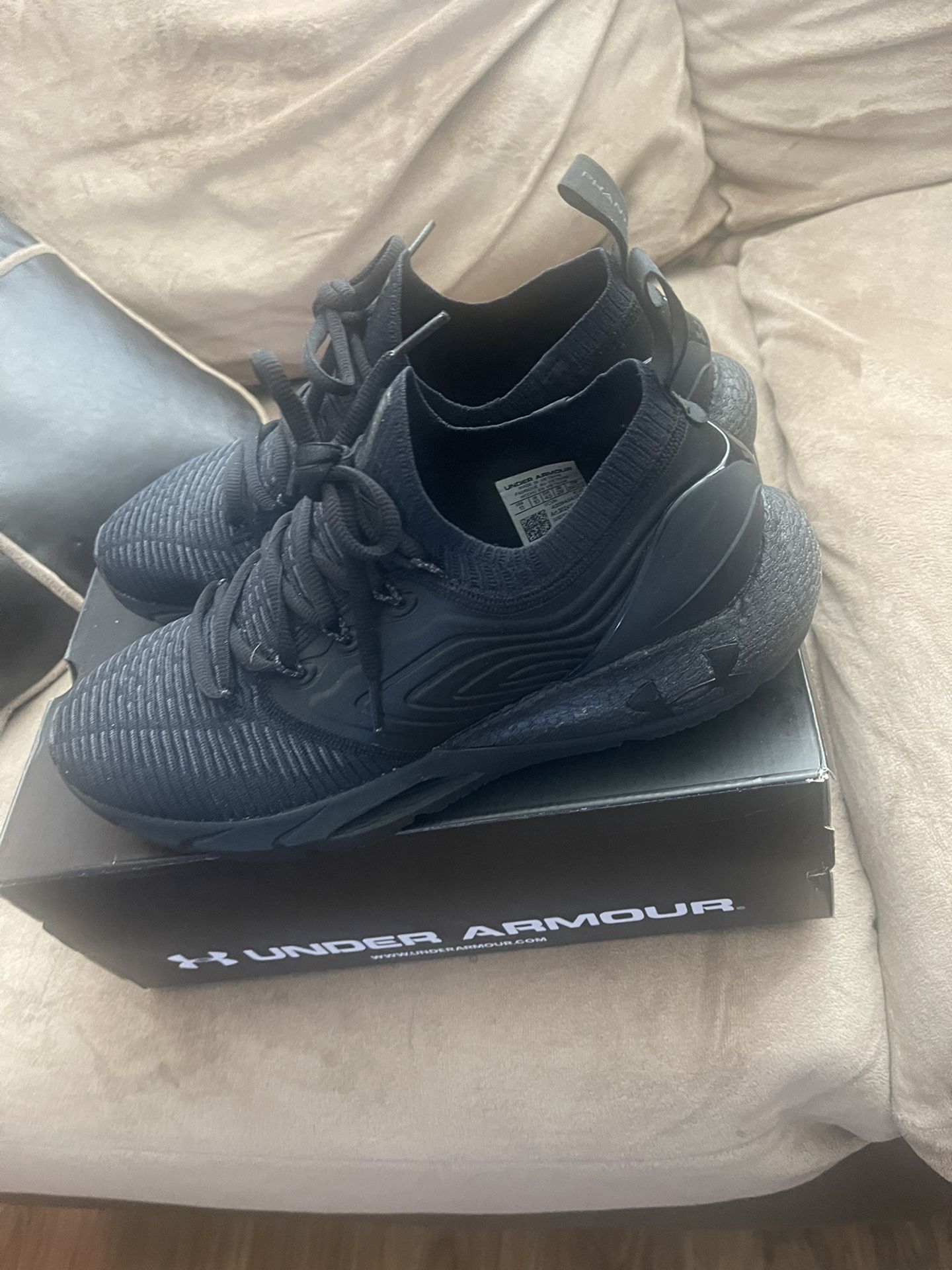 Mens UnderArmour Phantom 2 Training Shoes