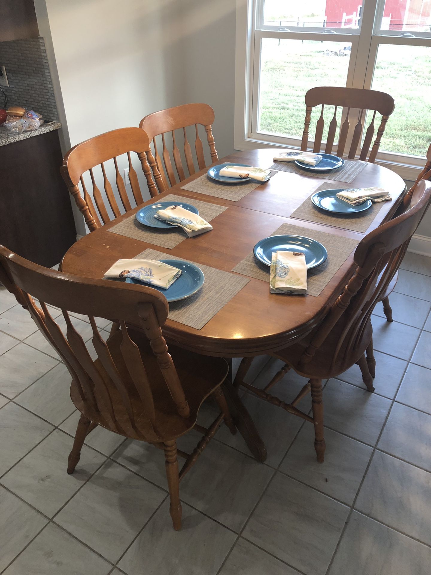 Solid Oak Kitchen Table and 6 chairs