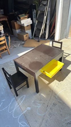 Kids Lego table with reversible top and chairs