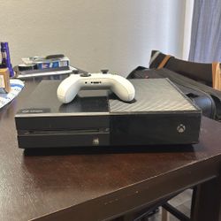 Xbox One W/Controller 