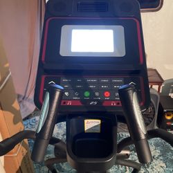 Elliptical Sole Modal E25