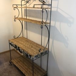 Wicker Bakers Rack With Metal Decorative Leaves