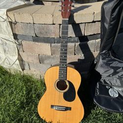 Acoustic Wooden Guitar 