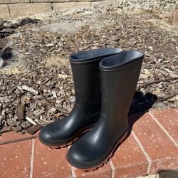 rain boots size 1y