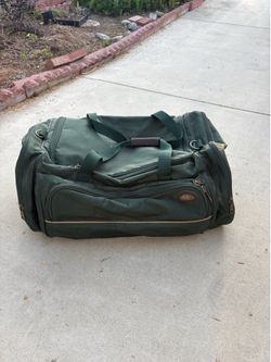 Samsonite green duffel bag 28”