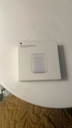Apple - AirPods Wireless Charging Case - White 