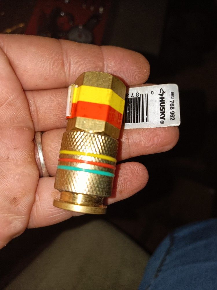 HUSKY AIR COMPRESSOR HOSE CONNECTOR 