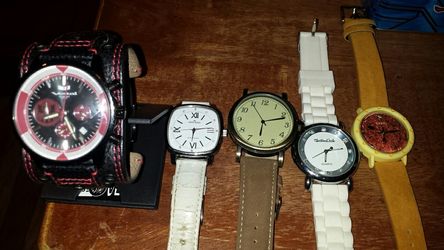150 relojes a $3 dolares cada uno Los vendo todos no separados