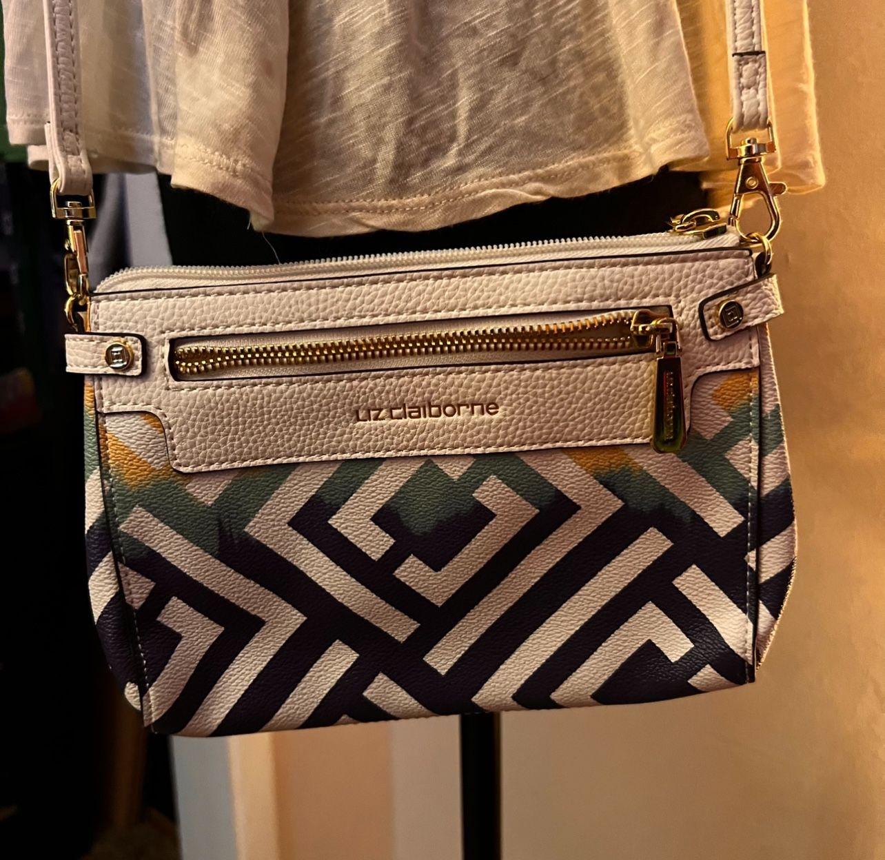 liz claiborne crossbody purse $20 in fort lauderdale 33312