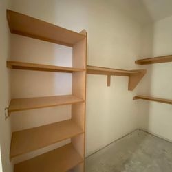 Shelving Closet Custom y More