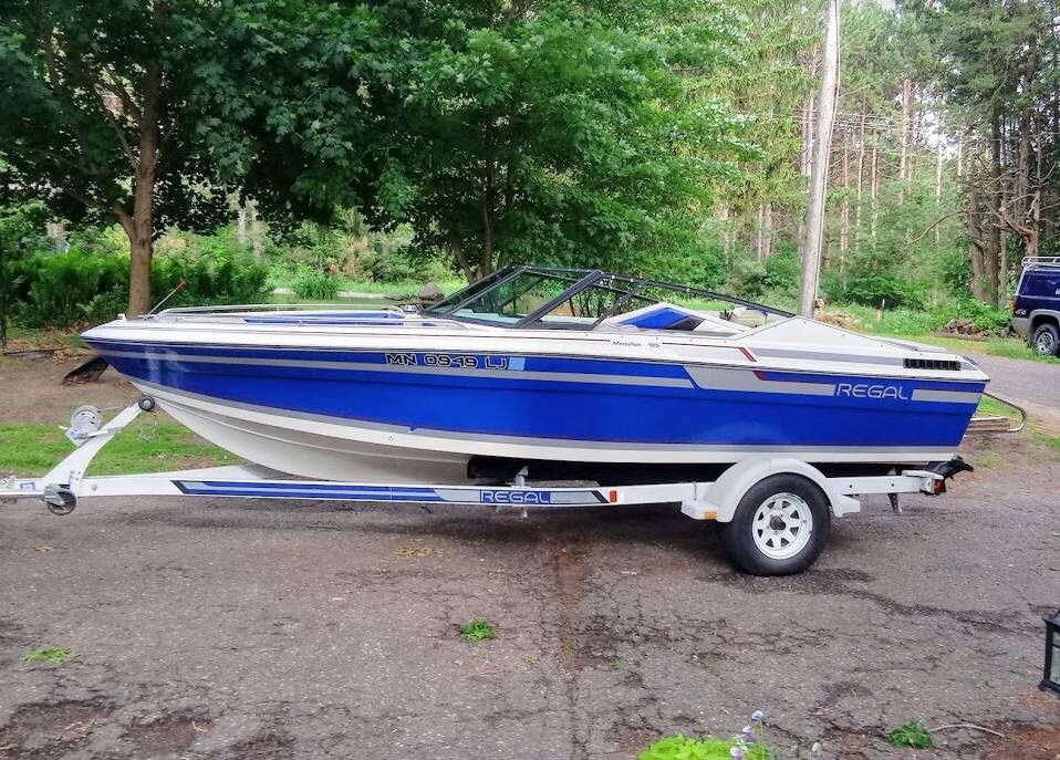 Boat- 1989 Regal Medallion 185
