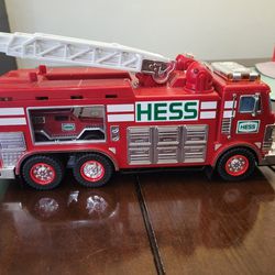 2005 Hess Red Emergency Fire Truck + Car Children's Play set 