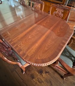 Beautiful Dining room set-