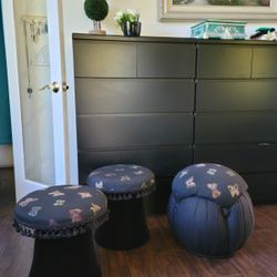 🦋 Vintage-Inspired Decorative Stools – Butterfly Embroidery