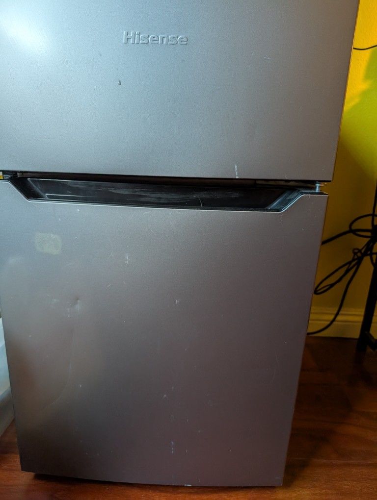 Hisense Mini Fridge With Freezer