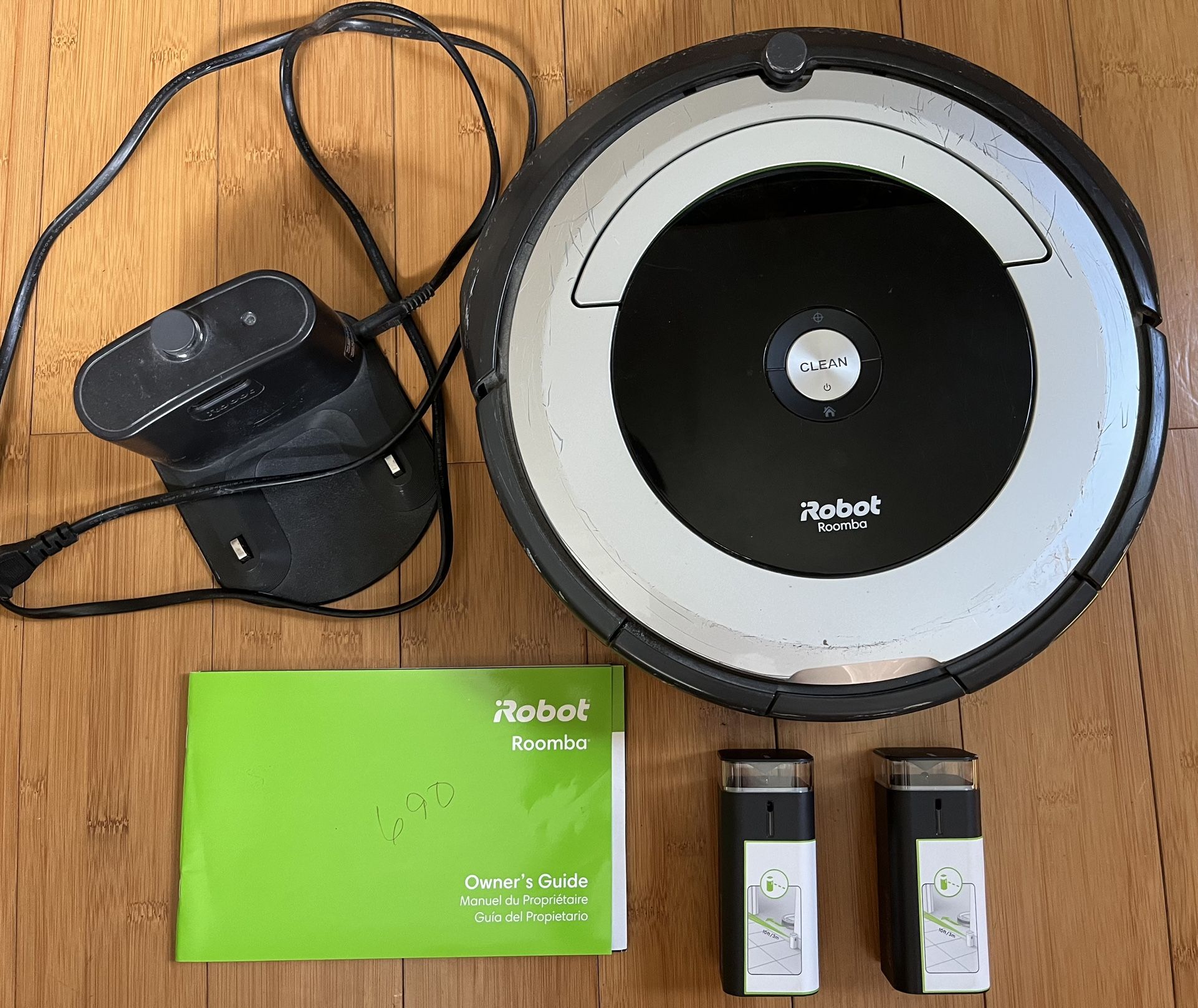 iRobot Roomba 690 Vacuuming Robot