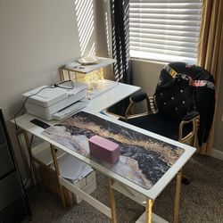 Corner Desk And Desk Chair 