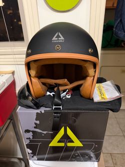 Motorcycle helmet DOT size small
