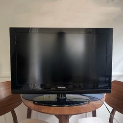 Samsung 30-32” TV
