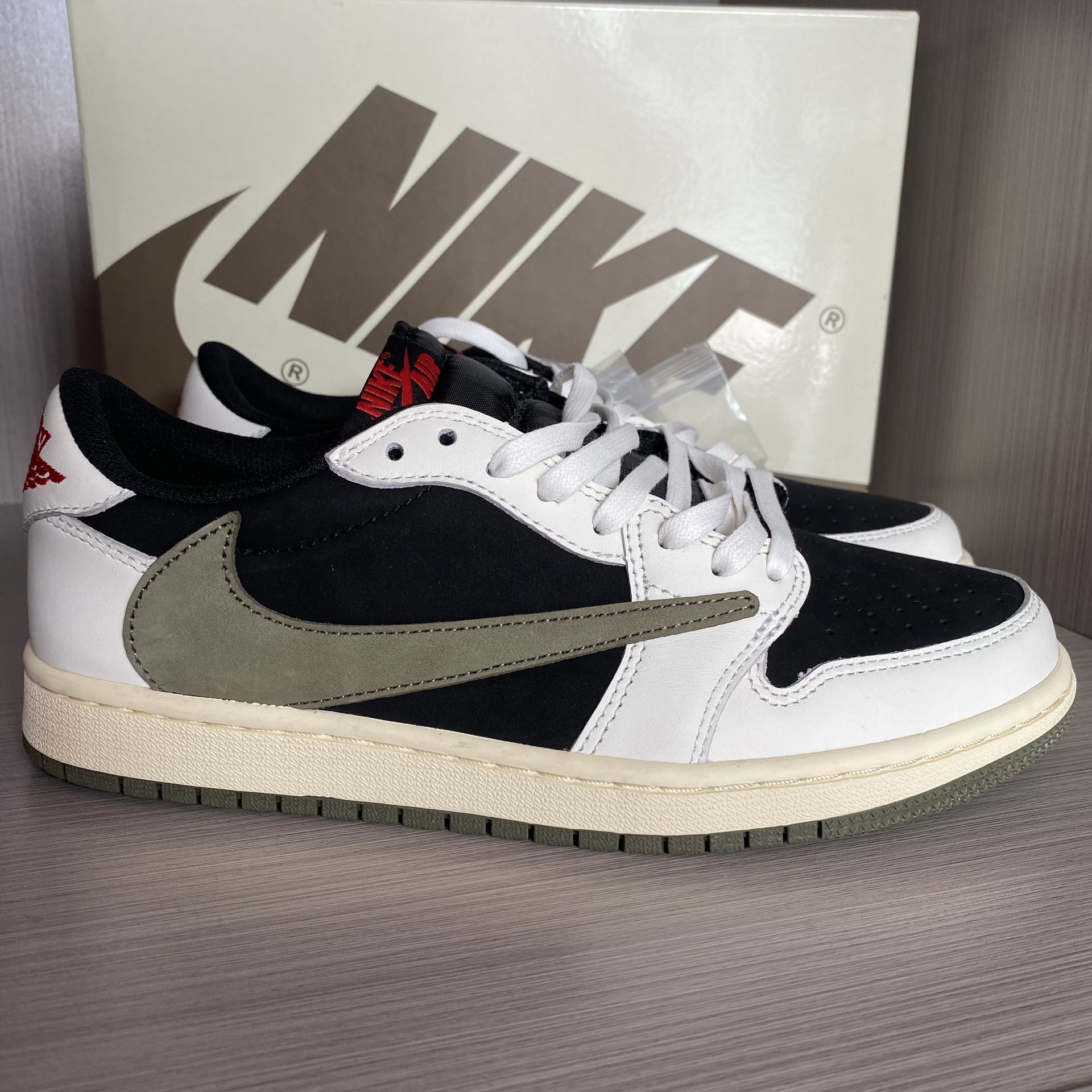 Travis Scott X Jordan 1 Low Medium Olive Sneakers Womens Size 8