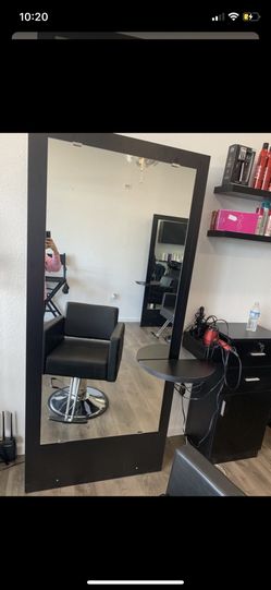 Salon styling station