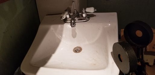 Bathroom sink