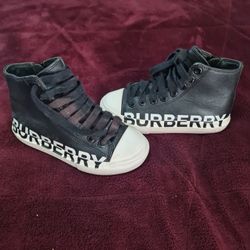 Burberry Kid's Shoes. Size28