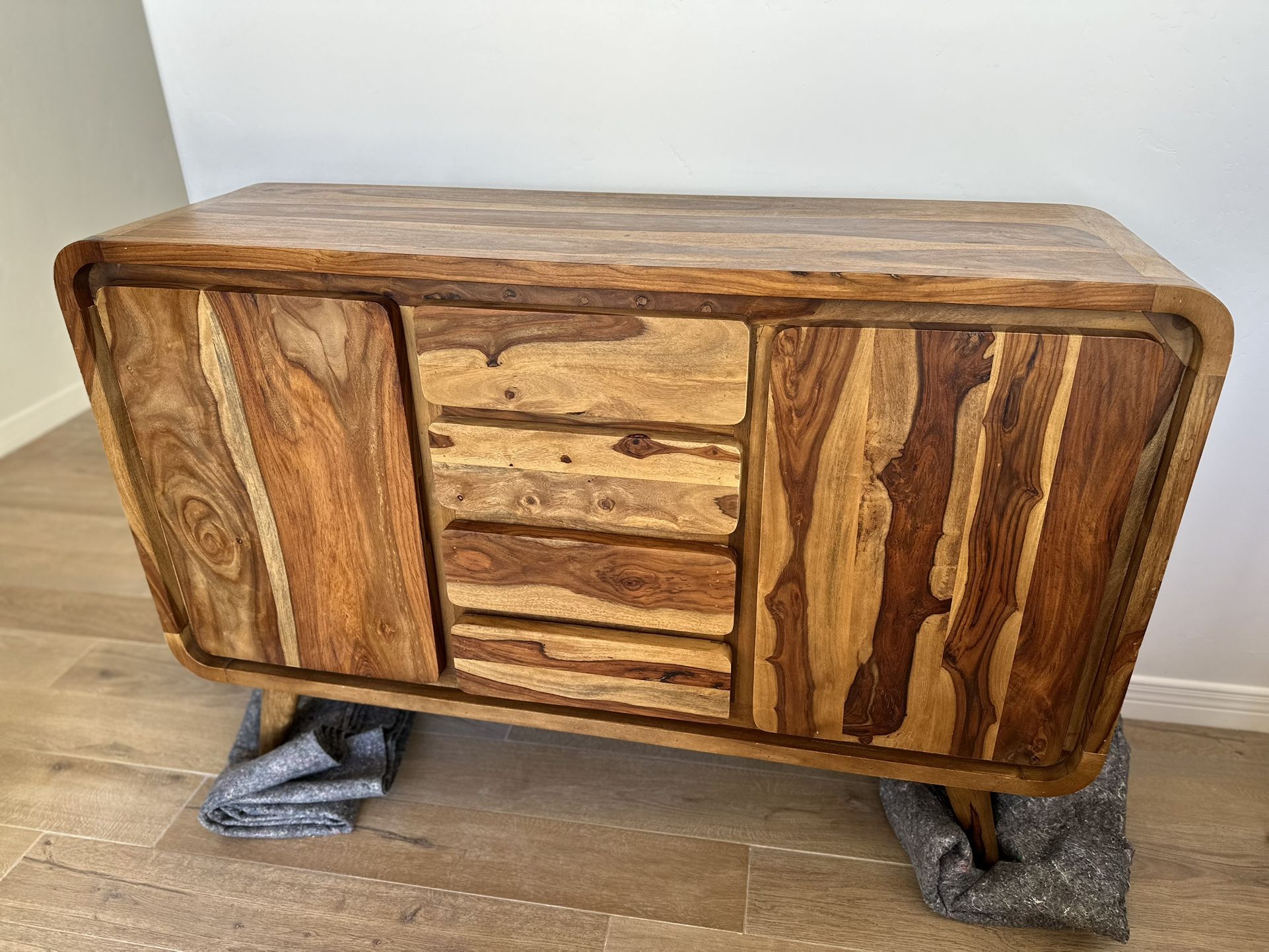 Sideboard/Credenza