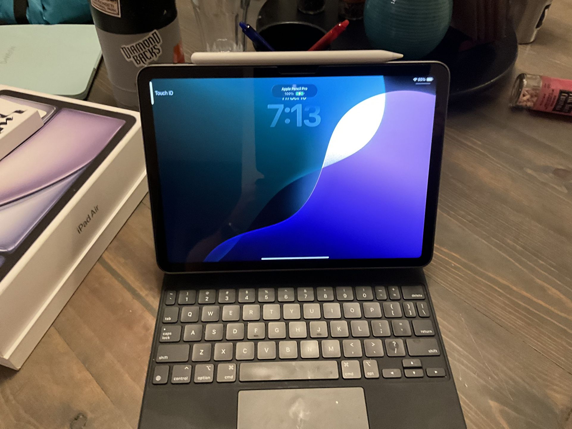 iPad Air (6th Gen, M2) 11-inch – 128 GB Wi-Fi Bundle Like New