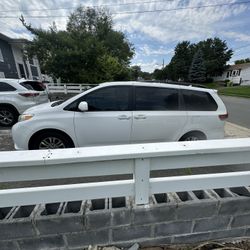 2011 Toyota Sienna